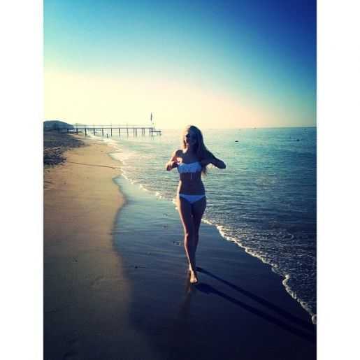 Голая Катя из СашаТаня фото 16