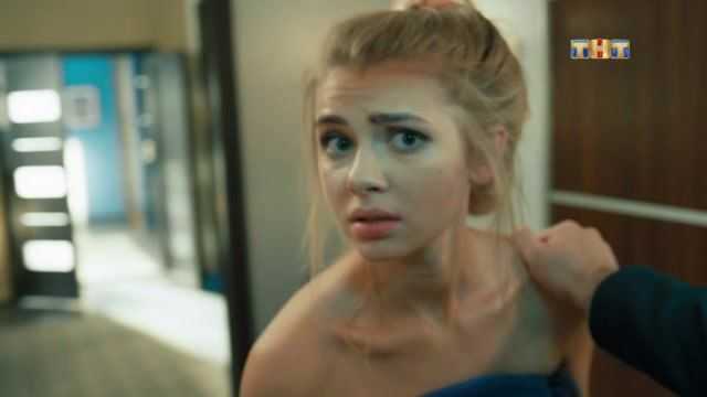 Голая Катя из СашаТаня фото 2