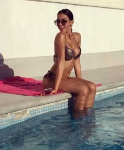 Голая Джорджина Родригес фото 2