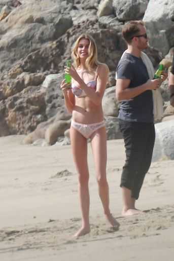 Голая Стелла Максвелл фото 9