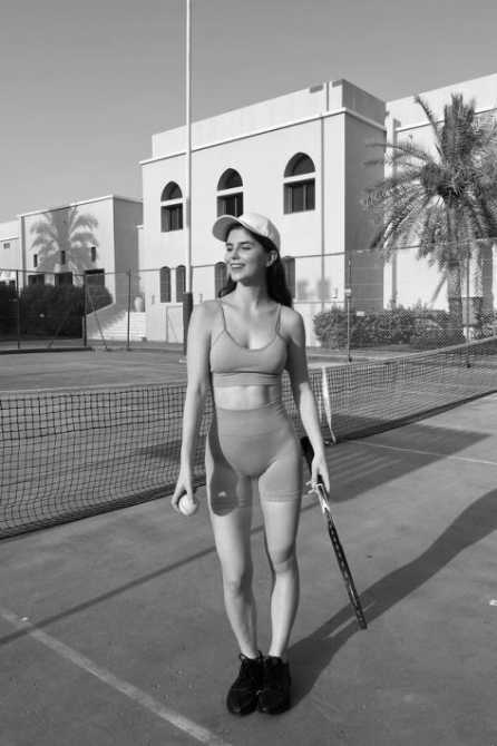 Голая Полина Денисова фото 15