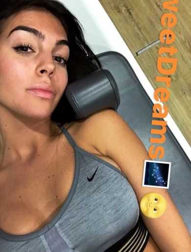 Голая Джорджина Родригес фото 5