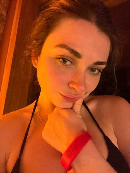 Голая Аринян фото 33