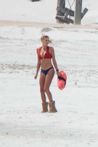 Голая Александра Даддарио фото 61