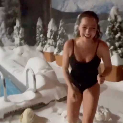 Голая Алина Загитова фото 9