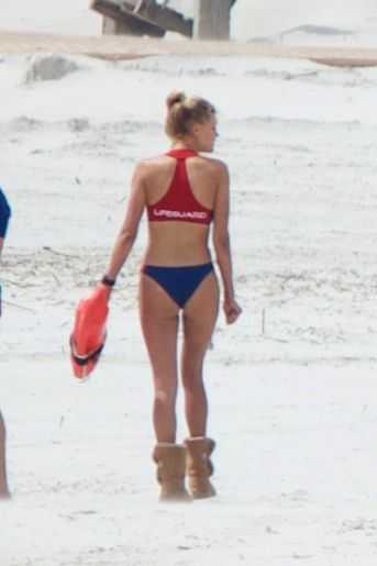 Голая Александра Даддарио фото 60