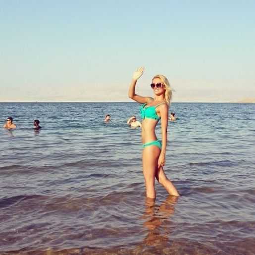 Голая Саша Савельева фото 25