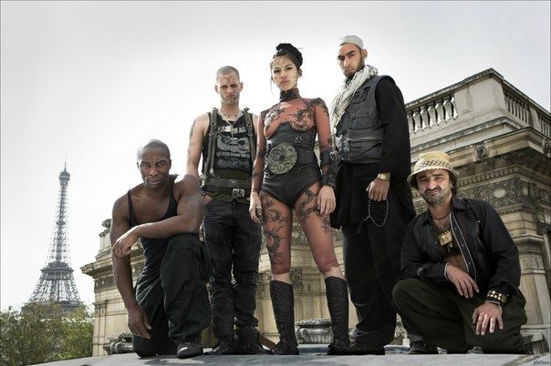 Голая Элоди Юнг фото 6