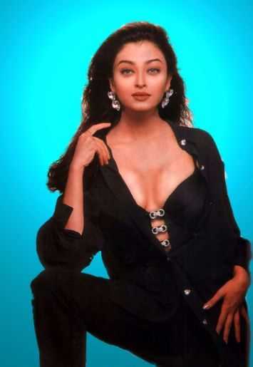 Голая Айшвария Рай фото 15