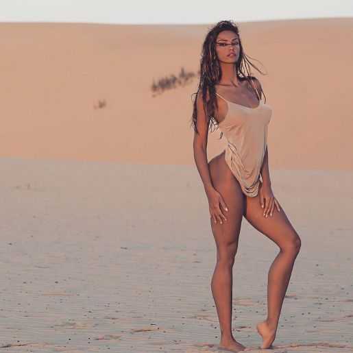 Голая Мадалина Генеа фото 5