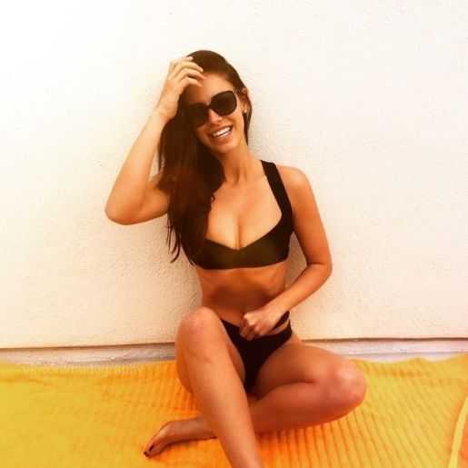 Голая Джессика Лаундес фото 14