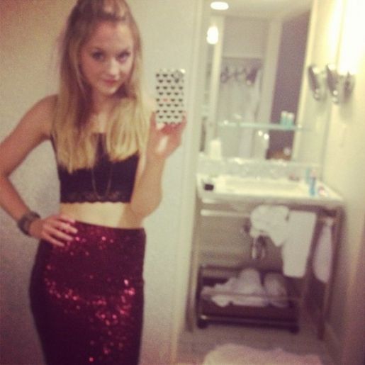 Голая Эмили Кинни фото 4