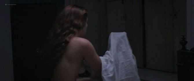 Голая Флоренс Пью фото 12