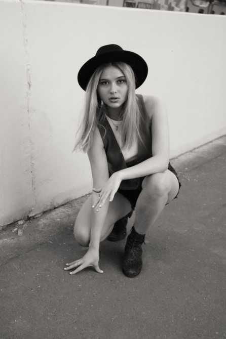 Голая Полина Шенаева фото 6