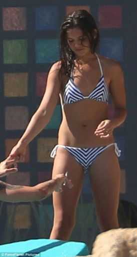 Голая Даниэль Кэмпбелл фото 2