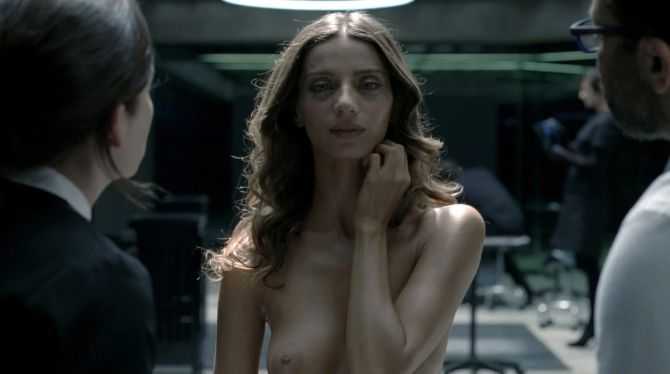 Голая Анджела Сарафян фото 1