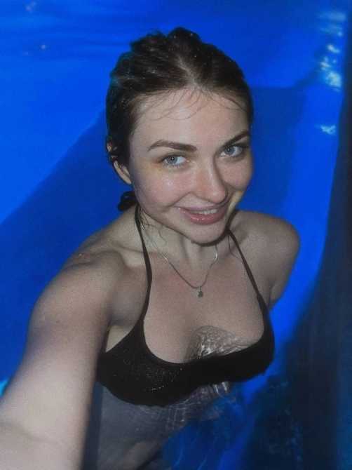 Голая Аринян фото 29