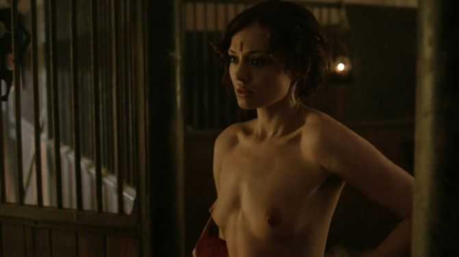 Голая Лора Хэддок фото 1