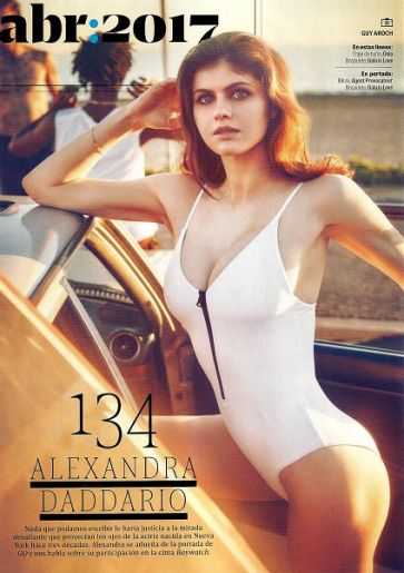 Голая Александра Даддарио фото 4