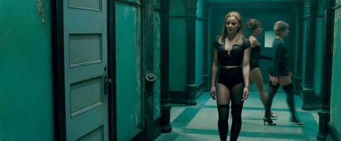 Голая Эбби Корниш фото 12