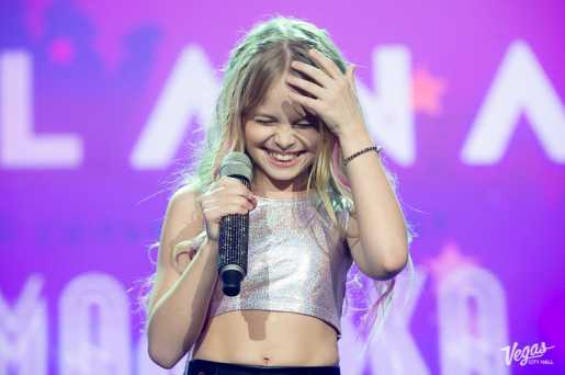 Голая Милана Стар фото 8