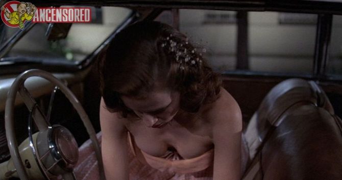 Голая Лиа Томпсон фото 8