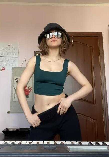 Голая Анна Савранская фото 4