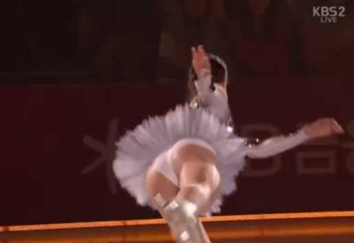 Голая Алина Загитова фото 2