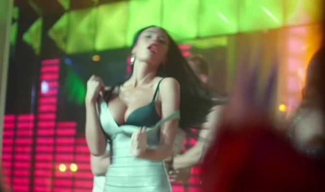 Голая Света из Молодёжки фото 9