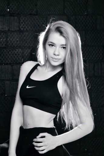 Голая Анастасия Уколова фото 2