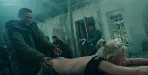 Голая Линда Лапиньш фото 5