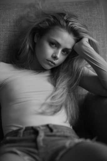 Голая Арина из Физрука фото 5