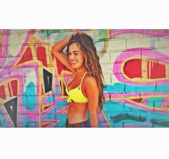 Голая Хейли Лу Ричардсон фото 8