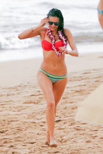 Голая Нина Добрев фото 10