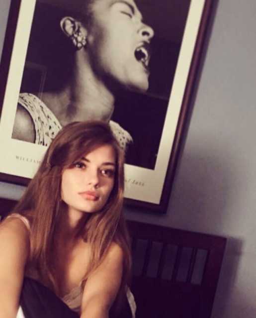 Голая Лиана Гриба фото 10