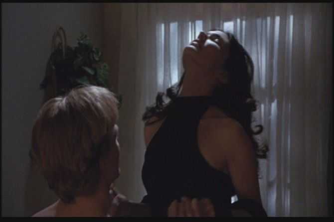 Голая Лаура Хэрринг фото 12