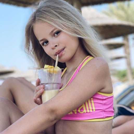 Голая Милана Стар фото 7