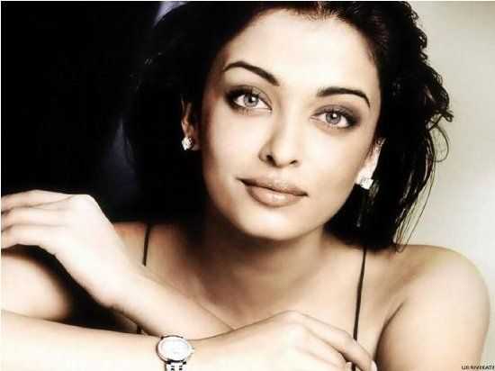 Голая Айшвария Рай фото 32