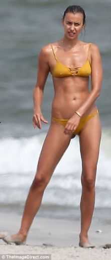 Голая Ирина Шейк фото 18