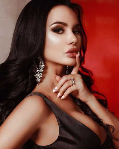 Голая Света из Молодёжки фото 2