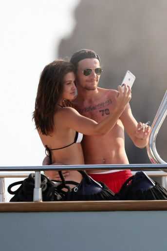 Голая Даниэль Кэмпбелл фото 1