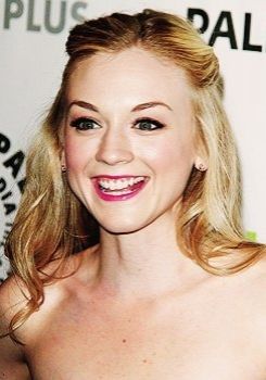 Голая Эмили Кинни фото 5