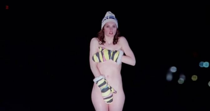 Голая Фелисити Джонс фото 1