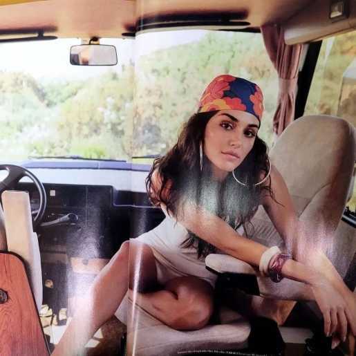 Голая Ханде Эрчел фото 13