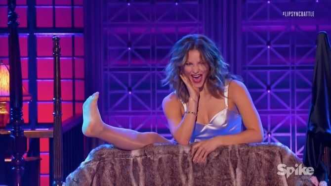 Голая Кэтрин Макфи фото 4