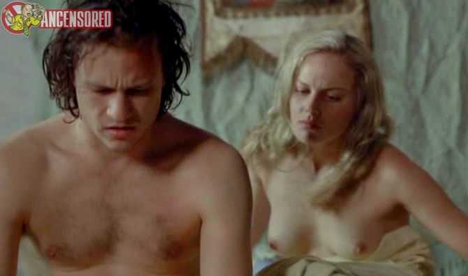 Голая Эбби Корниш фото 7