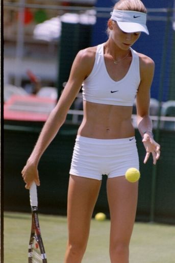 Голая Даниэла Хантукова фото 33