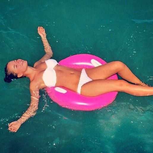 Голая Саша Спилберг фото 5