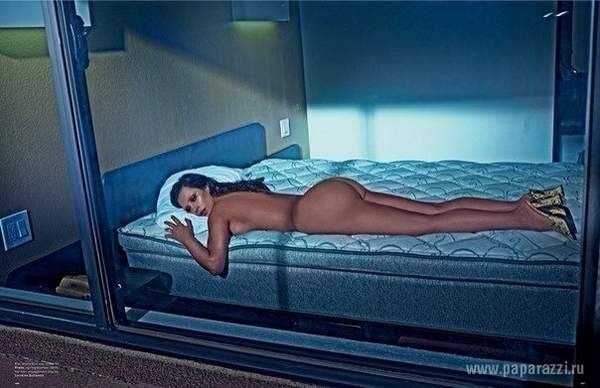 Голая Ким Кардашьян фото 6