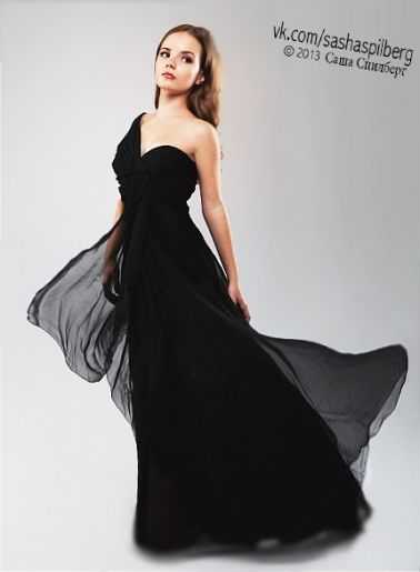 Голая Саша Спилберг фото 11